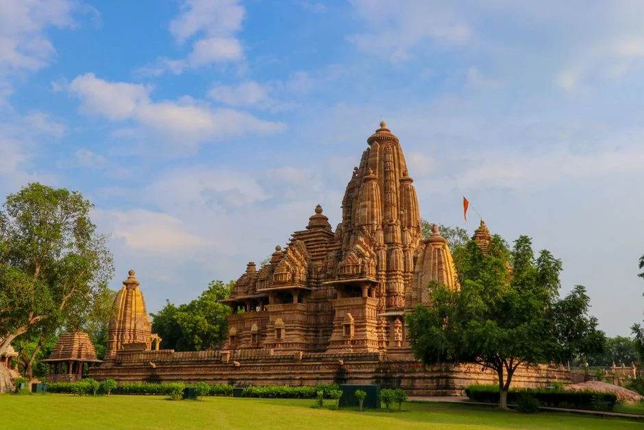 Ayodhya Temple Robber Confesses: Stolen Funds Bought iPhone for Girlfriend — Economy Business