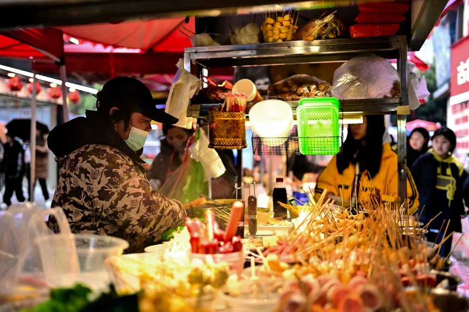 China Targets Ghost Kitchens — Food Delivery Apps Face Sweeping New Rules — World News
