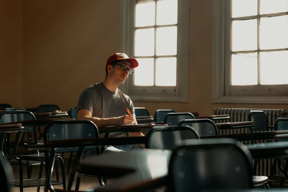 Fenprof Slams Portugal Over Exam Failures — Education Crisis Mounts