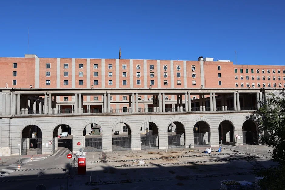 Güler's Fall at La Cartuja El Raises Concerns Over Event Safety Standards