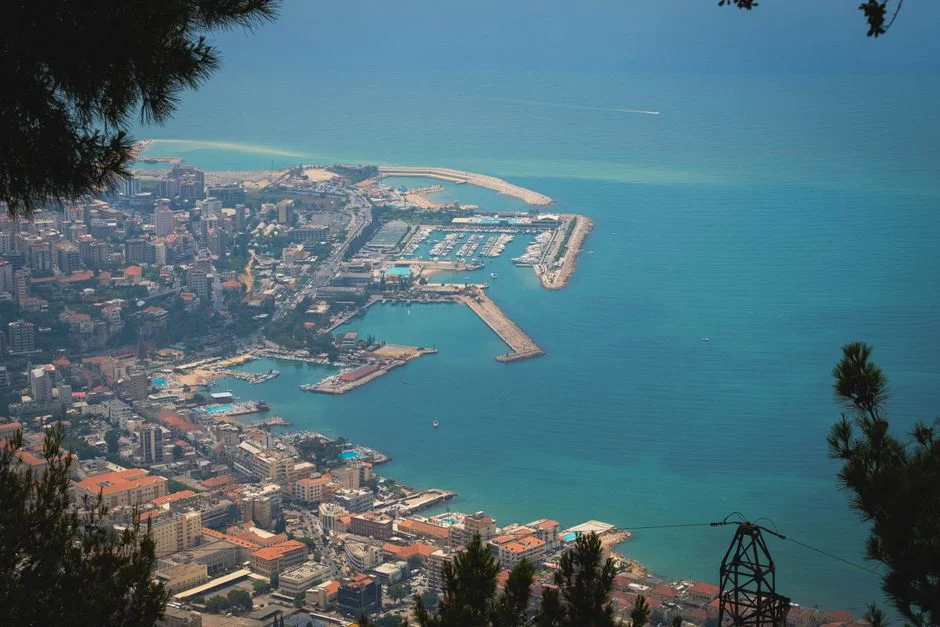 Israeli Strike Kills Three Lebanese Soldiers — Investors Brace for Regional Escalation — Science