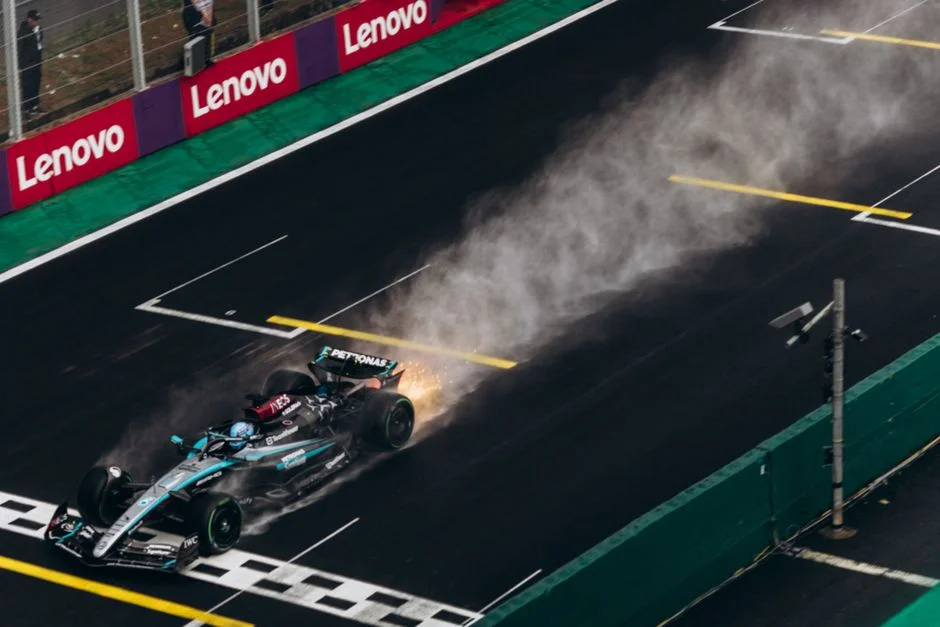 Mercedes Faces Driver Dilemma as Antonelli-Russell Divide Widens — Politics