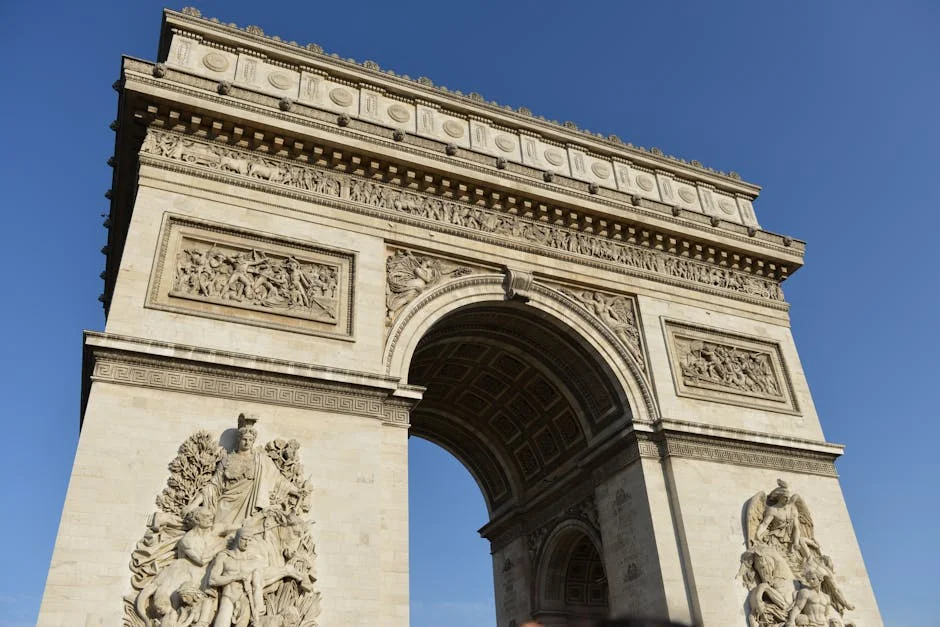 Tinubu Slams Paris Wall — Can Nigeria’s Pitch Save the Naira? — World News