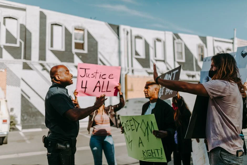 Western Cape Anti-Immigrant Riots Force Cape Town Port to Slow Operations — Investors Brace